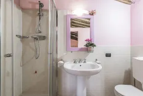Villa Etra: una villa elegante y acogedora de dos pisos en el estilo característico de la campiña toscana. - Image 2