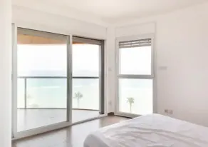 Iconic Tower 3BR l Frontline Sea View l Mamad - Image 4