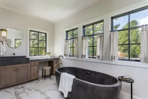 Lake Keowee Cottage - a high-end luxury rental on the lake - Image 4