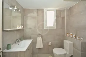 A contemporary inn situated in the center of Ermioni - Image 3