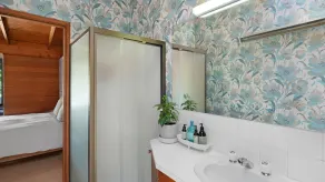 Hil & Jack='s Riverfront Cabin, Merrijig Mt Buller - Image 3