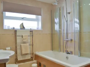 2 bedroom accommodation in Mudeford, near Christchurch - Image 3