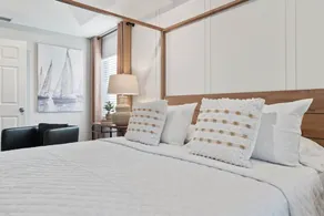 Casa Canal Waterfront Heated Pool & Spa Retreat - Image 5