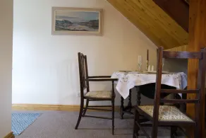 Cosy secret cottage in a beautiful walled garden - Image 3