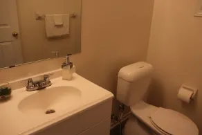 Detached 3 BR home in Ajax,ON - Image 4