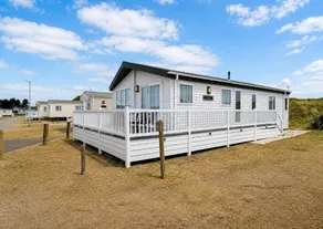 Beautiful 8 Berth Lodge For Hire At Kessingland Beach In Suffolk Ref 90012Td - Image 5