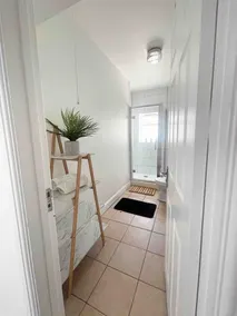 2BR Brighton City Escape | Sleeps 6 + FREE Parking - Image 2