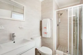 Kwantu Guesthouse 1 - Image 3