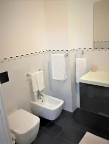 Delightful studio apartment just minutes from the sea - Image 2