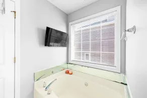 🌟 NEW Modern Home Theatre - Thoroughly Sanitized 🌟 - Image 3