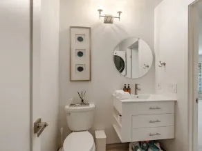 Cozy Pet Friendly 3 Bedroom - Image 5