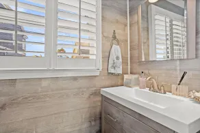 Spectacular direct waterfront with rooftop hot tub 360 degree views.  - Image 4