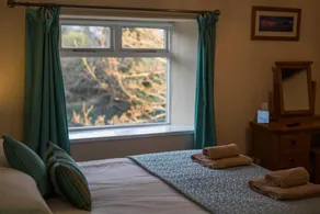 Host & Stay - Poppy Cottage - Image 3