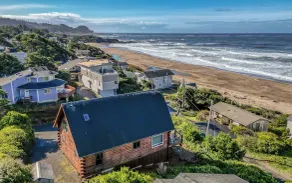 Ruhiges Depoe Bay Oceanview Blockhaus, drei Schlafzimmer mit Kingsize-Bett, Spiele und Feuerstelle! - Image 2