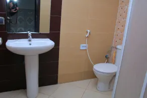Un Très Grand Appartement Avec 3 Chambres - Image 2