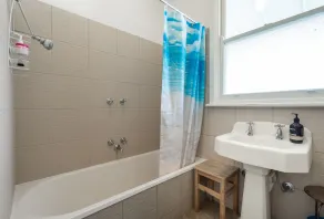 Waitemata Holiday House 150m to Tyrone Foreshore - Image 2