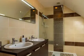 House - Image 4