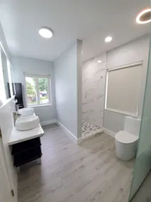 Centrally located 4 bds/3baths heated pool home in the heart of Miami! - Image 3