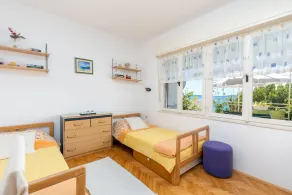 2-Zimmer-Ferienwohnung mit Terrasse und Meerblick Kastel Stari, Kastela (A-19465-a) - Image 4