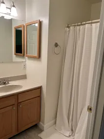 Private and charming 5 bedroom home 15 minutes from campus! - Image 4