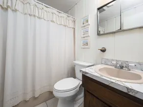 Hyggeligt sommerhus, 3 soveværelser, 6 sovepladser, Ocean Front, Kæledyr tilladt, WiFi - Image 3