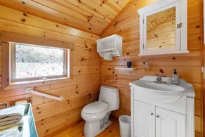 Northern Exposure Oscoda Cottage - Image 4