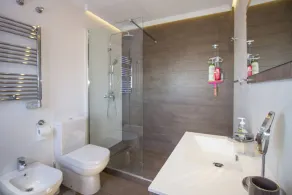 Beautiful 3 Bed Town House with private pool in Exclusive La Heredia - Image 2