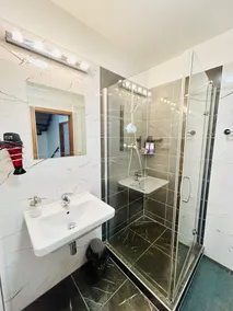 Villa many rooms with Free Parking  - Image 3