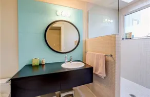 Classic beach house retreat meets modern luxury - steps from bay in Brant Beach - Image 4