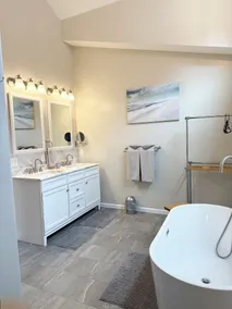 Feel At Home Away From Home! 3 beds, 2 baths, game room. EV charger. - Image 5