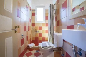 Villa isolata privata con molto grande piscina e spazio esterno - Image 5