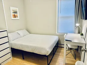 Bright, Stylish & Cozy 2Bed Unit w/Fireplace, Backyard, & Grill - Image 4
