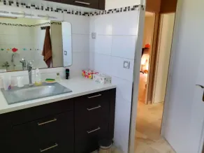 Air-conditioned villa 120 m² with swimming pool 5 minutes from the beach - Image 4