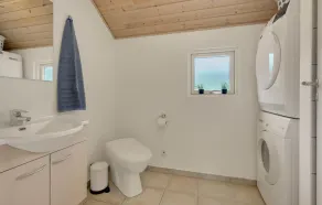 Nice Home In Rødby With Sauna - Image 5