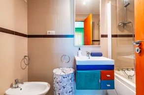 Apartamento 'Neptuno' con vistas al mar, Wi-Fi y aire acondicionado - Image 3