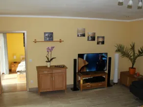 Charming Bungalow in Börgerende-Rethwisch with Sauna - Image 2