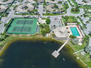Updated modern 1st floor condo on Carlin Park and close walk to the ocean - Image 4
