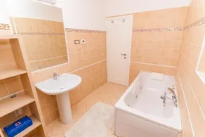 Appartement de vacances avec barbecue, piscine et terrasse | Vue mer - Image 2