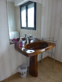 Fully renovated fisherman's cottage 5 minutes from the port - Image 2