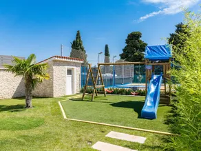 Villa in Pula With Pool Near Roman Arena - Image 2