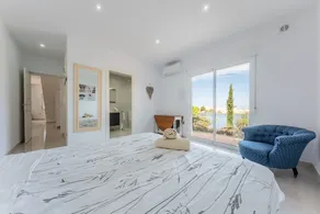 Stunning Villa with Private Pool, Terrace, Balcony, A/C & Wi-Fi - Image 5