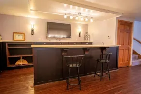 Beautiful home on the Lake. Indoor Pool. Private Pier and a mile from Ski Hill - Image 2