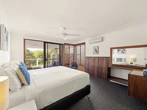 Bay Beach House Beachfront Bliss near Town - Image 5