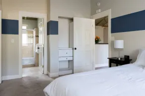 Spacious, Soaring Ceilings, Near Downtown MV, GOOG - Image 5