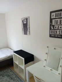 Charming 2-Bedroom Apartment in Historic Skara, Sweden - Image 3
