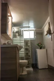 Alexandra Apartments - Image 3