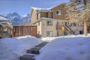 Spacious condo unit Getaway to the Rocky - Image 4