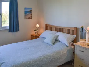 3 chambres à coucher à Church Bay, Anglesey - Image 3