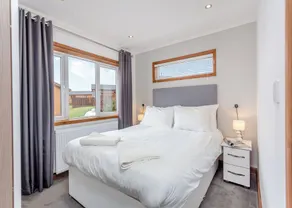 Alojamiento de 2 habitaciones en Castlewood - Image 3
