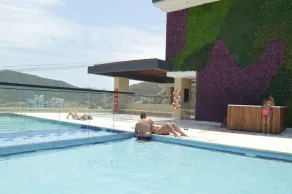 NEW APARTMENT  2 BLOCKS FROM THE SEA-6 people - Image 5